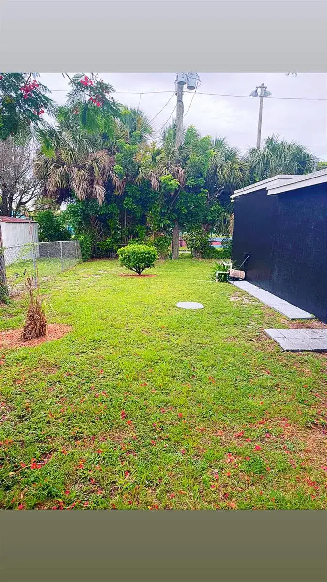 3650 NW 44th Avenue, Lauderdale Lakes FL 33319 photo 2