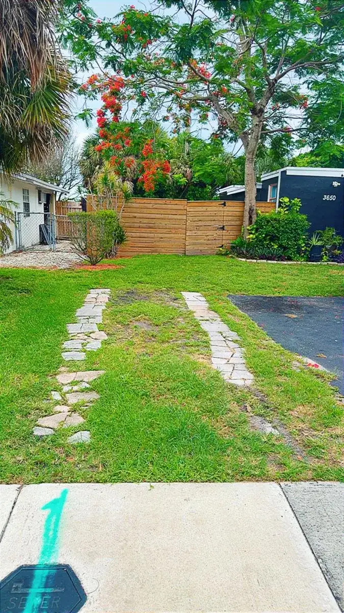 3650 NW 44th Avenue, Lauderdale Lakes FL 33319 photo 4