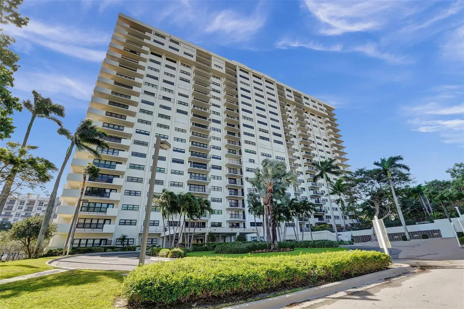 3200 Port Royale Drive N # 905, Fort Lauderdale FL 33308