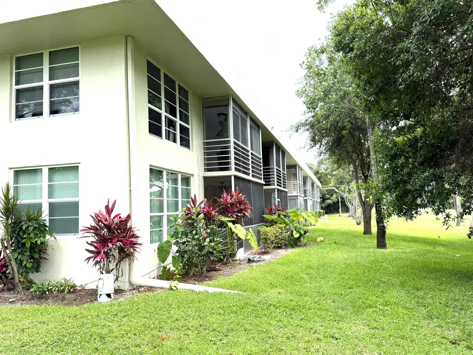 907 Cypress Terrace # 201, Pompano Beach FL 33069