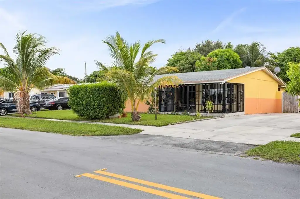 18930 NW 14th Avenue, Miami FL 33169 photo 3
