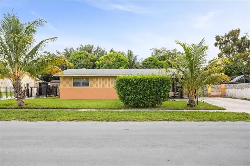 18930 NW 14th Avenue, Miami FL 33169 photo 4