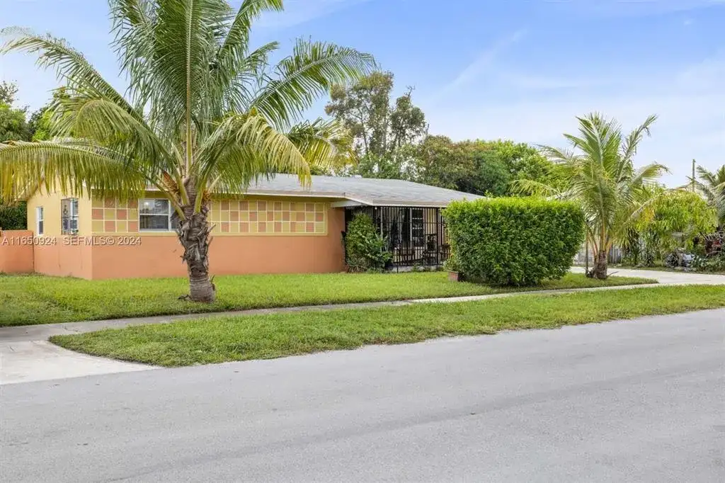 18930 NW 14th Avenue, Miami FL 33169 photo 5
