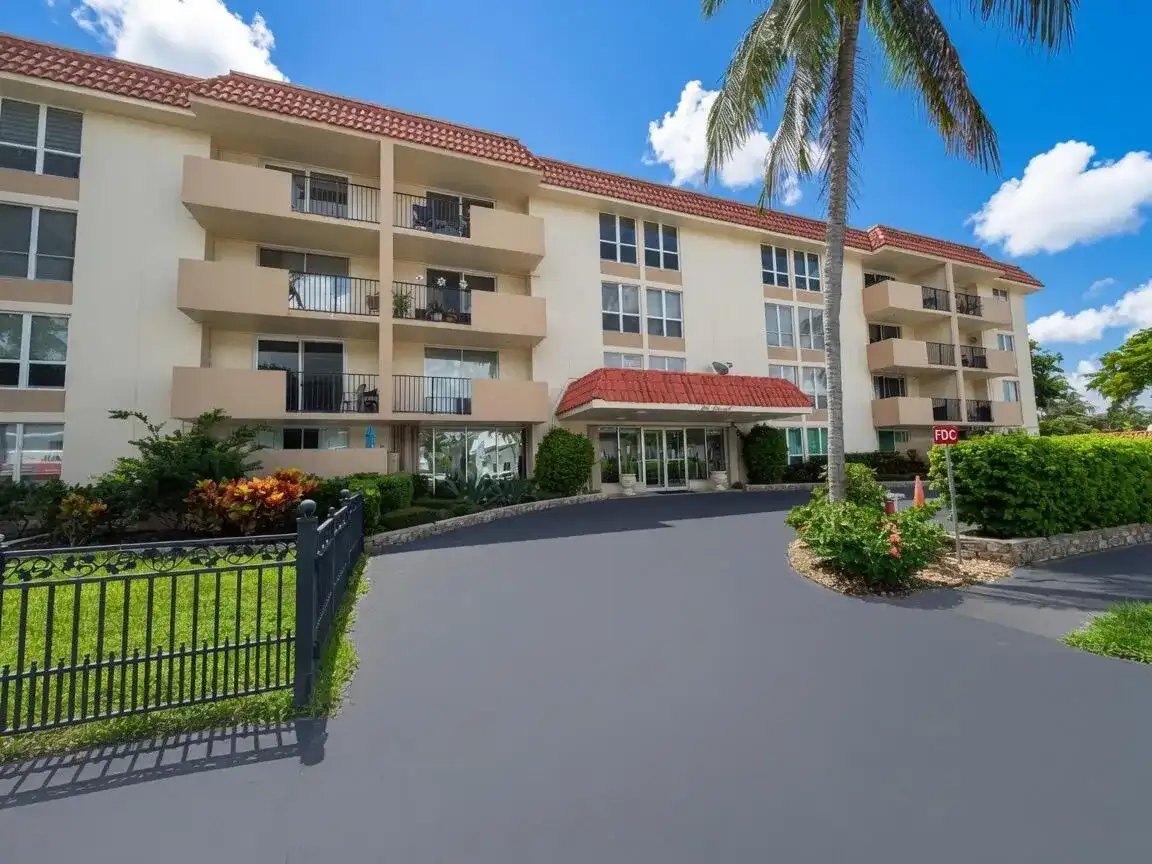 1000 Spanish River Road # 4p, Boca Raton FL 33432