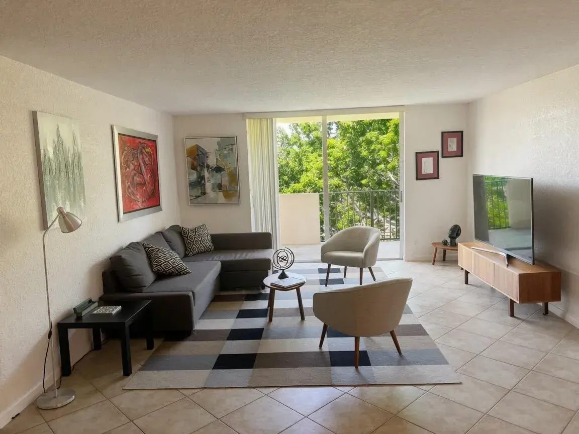 1000 Spanish River Road # 4p, Boca Raton FL 33432