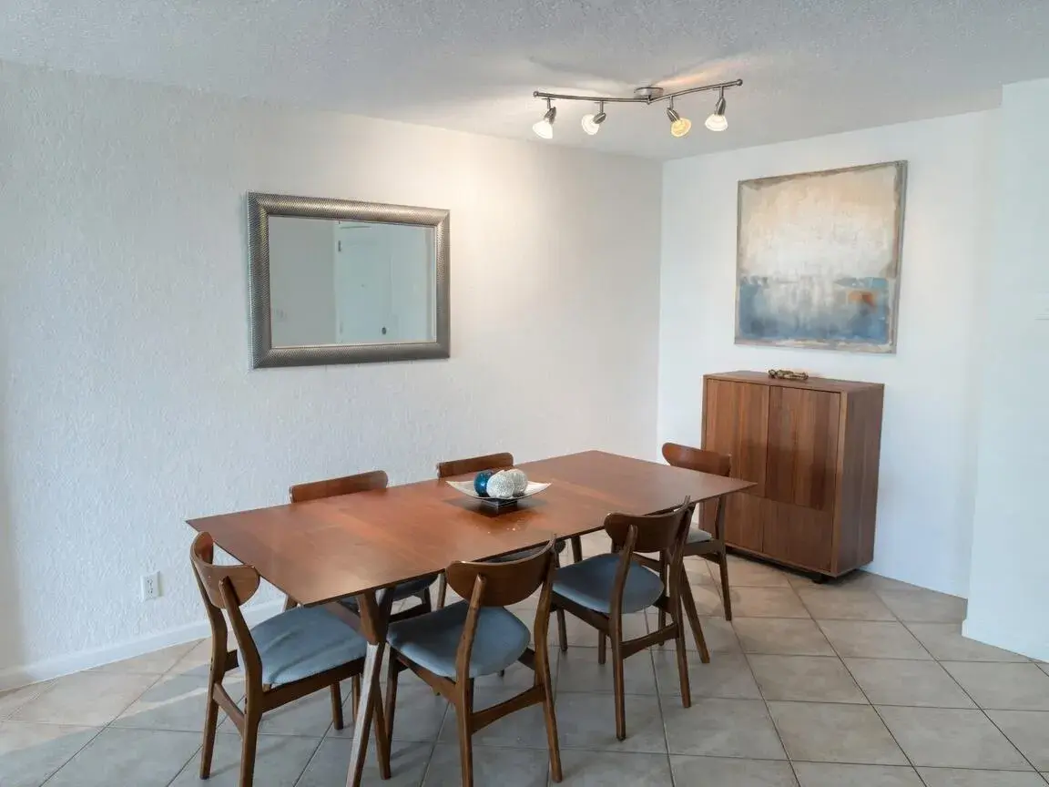 1000 Spanish River Road # 4p, Boca Raton FL 33432