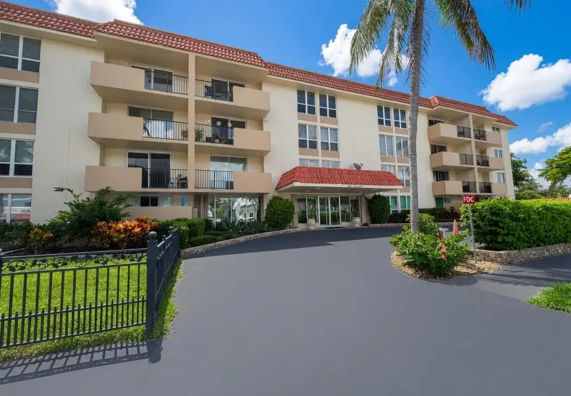 1000 Spanish River Road # 4p, Boca Raton FL 33432