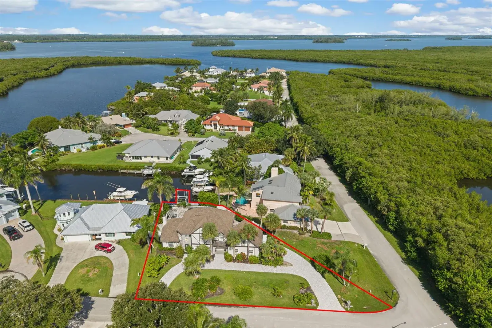 121 Queen Eugenia Court, Hutchinson Island FL 34949 photo 4