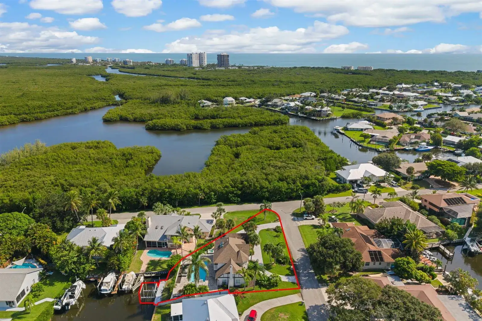 121 Queen Eugenia Court, Hutchinson Island FL 34949 photo 5