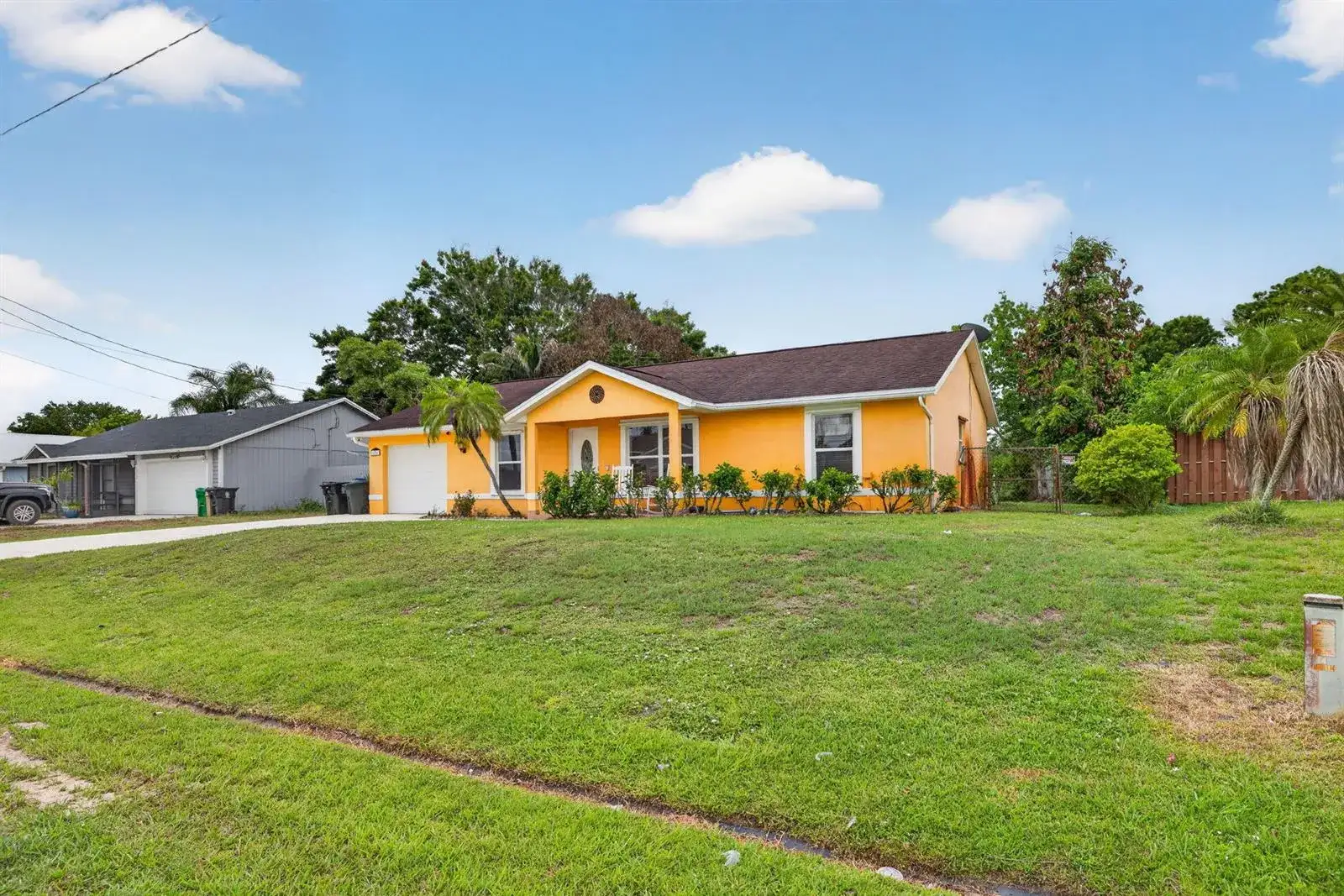 1314 SW Bellevue Avenue, Port St. Lucie FL 34953 photo 2