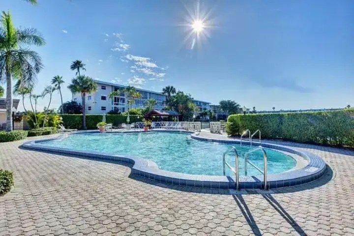 2566 S Garden Dr S # 306, Lake Worth FL 33461 photo 4