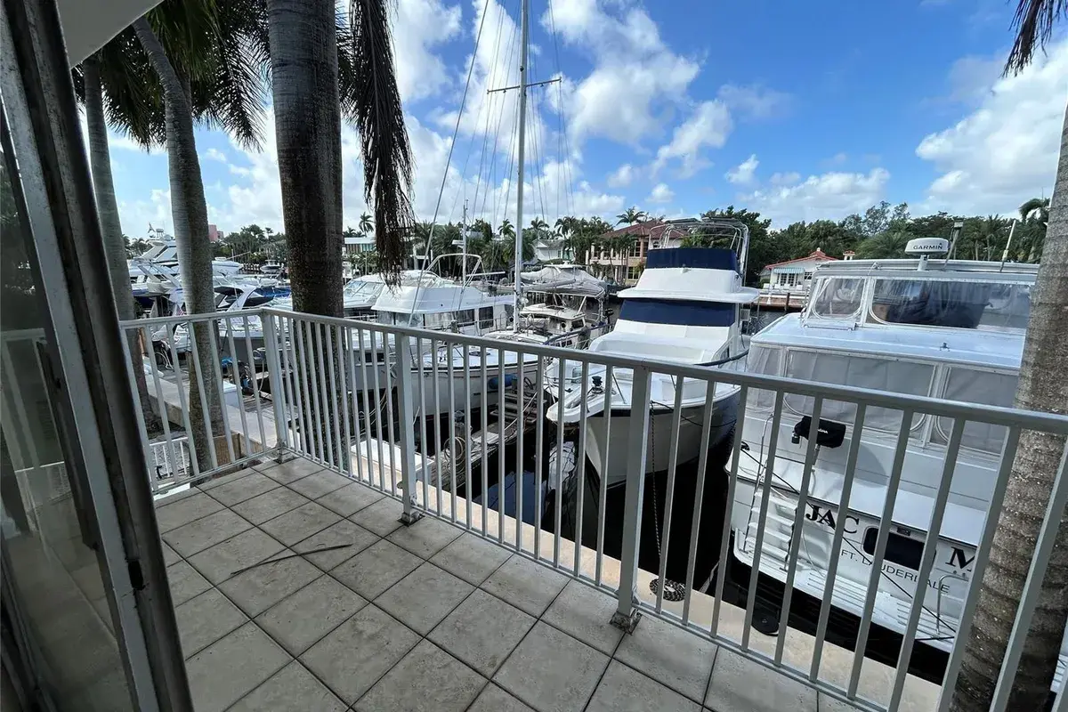 77 Hendricks Isle # 10, Fort Lauderdale FL 33301