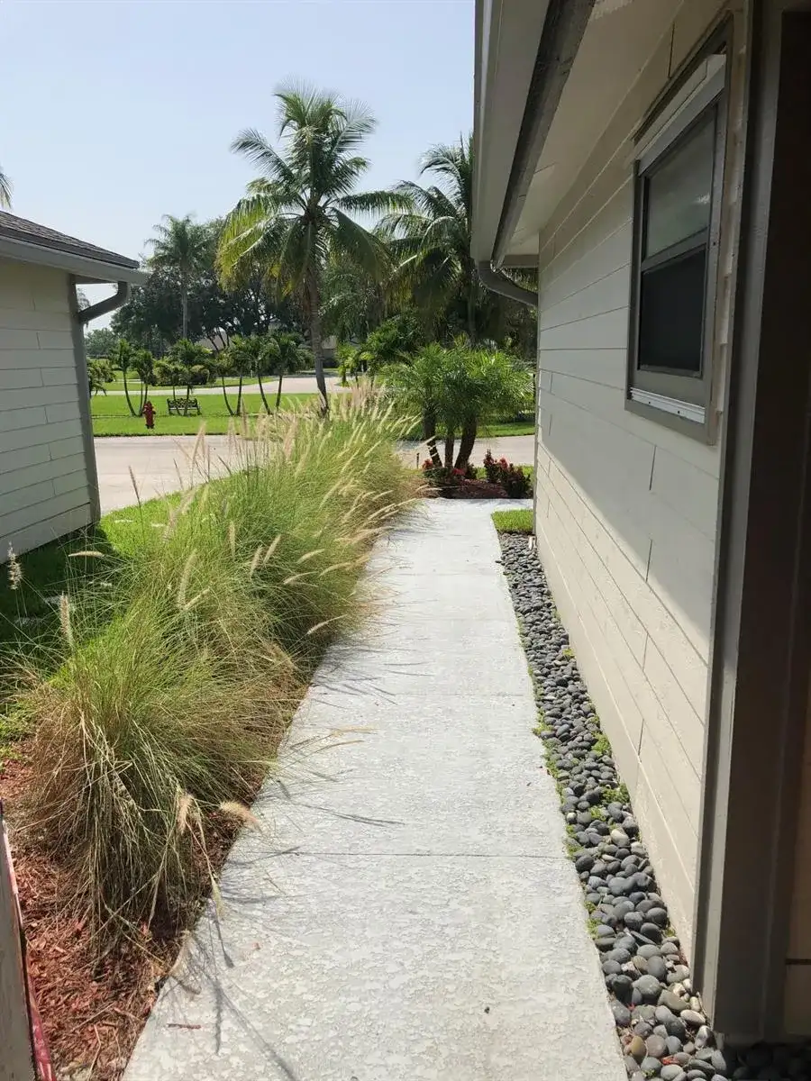 2555 Bedford Mews Drive, Wellington FL 33414 photo 2