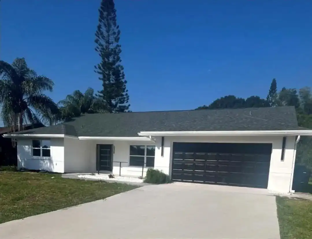 2928 SE Bella Road, Port St. Lucie FL 34984