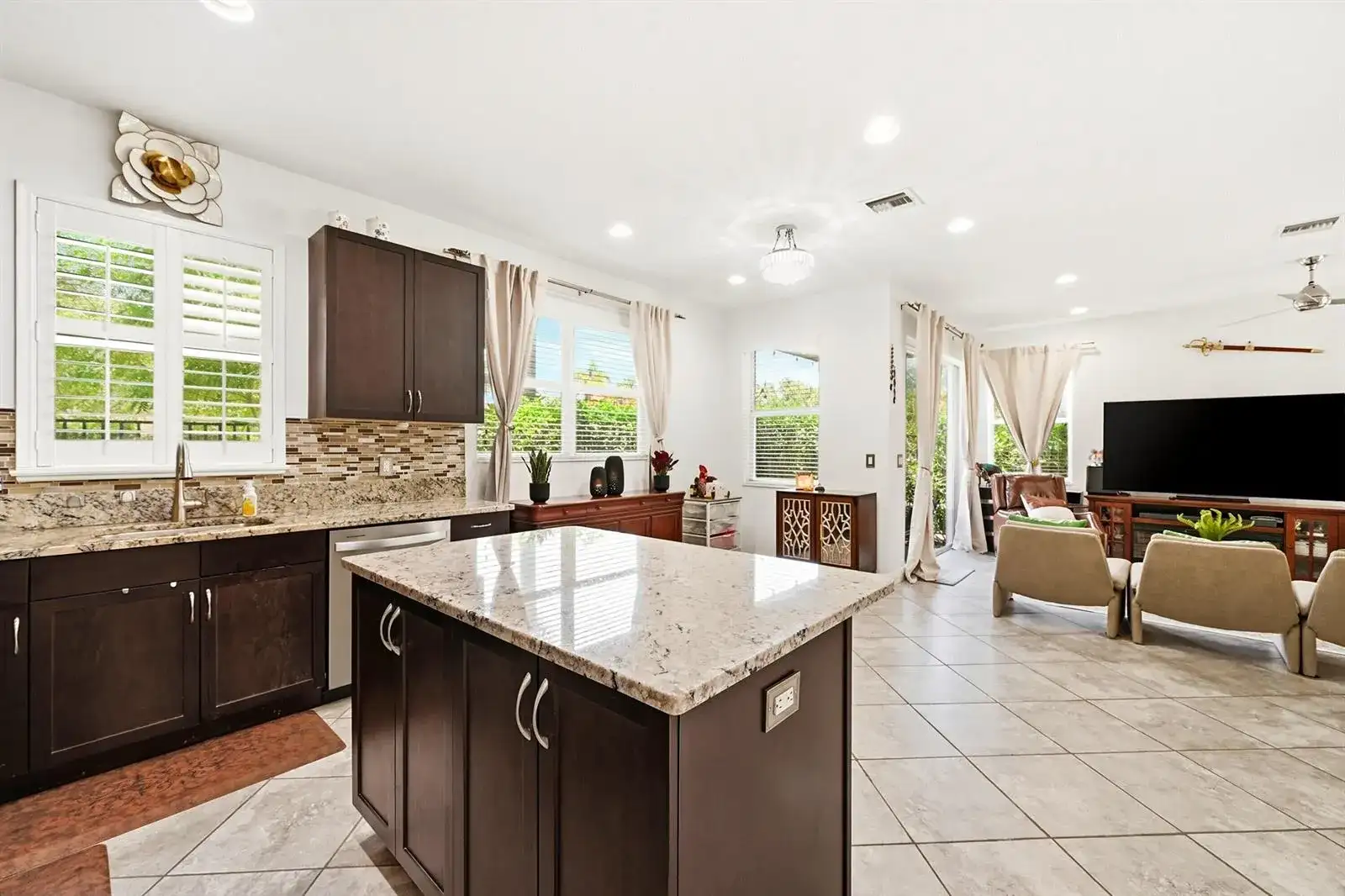 6993 Pines Circle, Coconut Creek FL 33073 photo 4