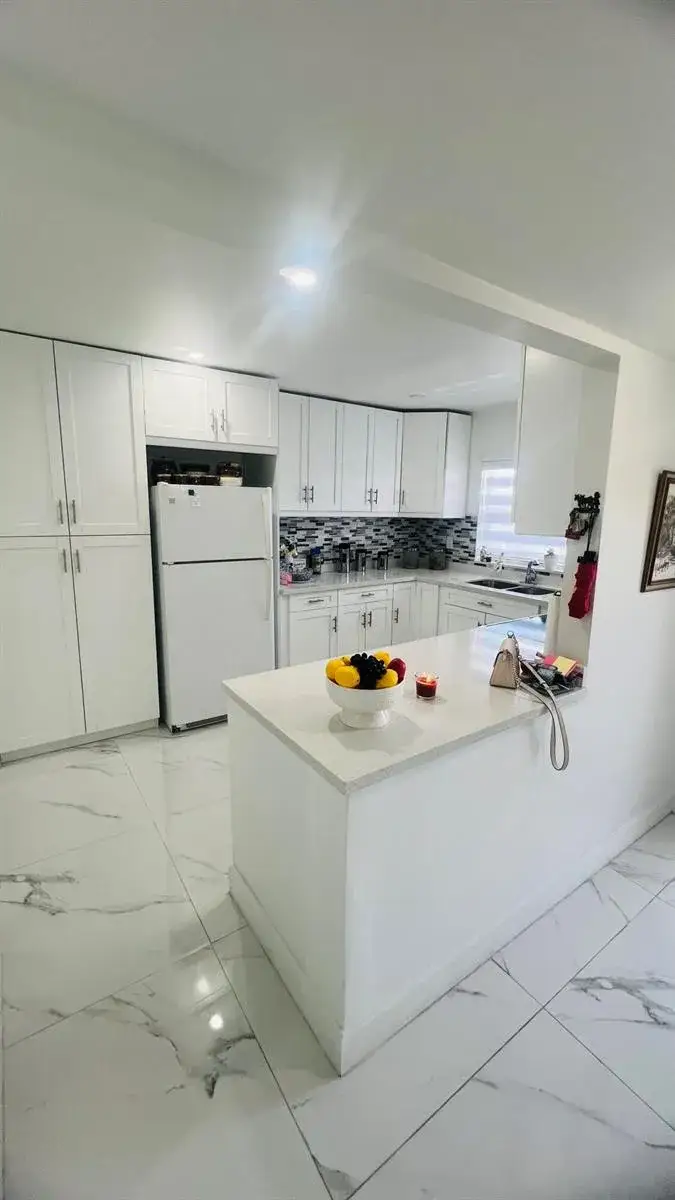 9330 S Sunrise Lakes Boulevard # 304, Sunrise FL 33322