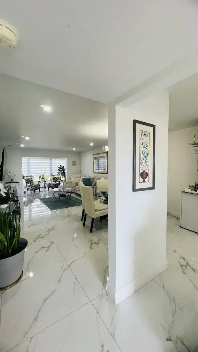 9330 S Sunrise Lakes Boulevard # 304, Sunrise FL 33322 photo 5