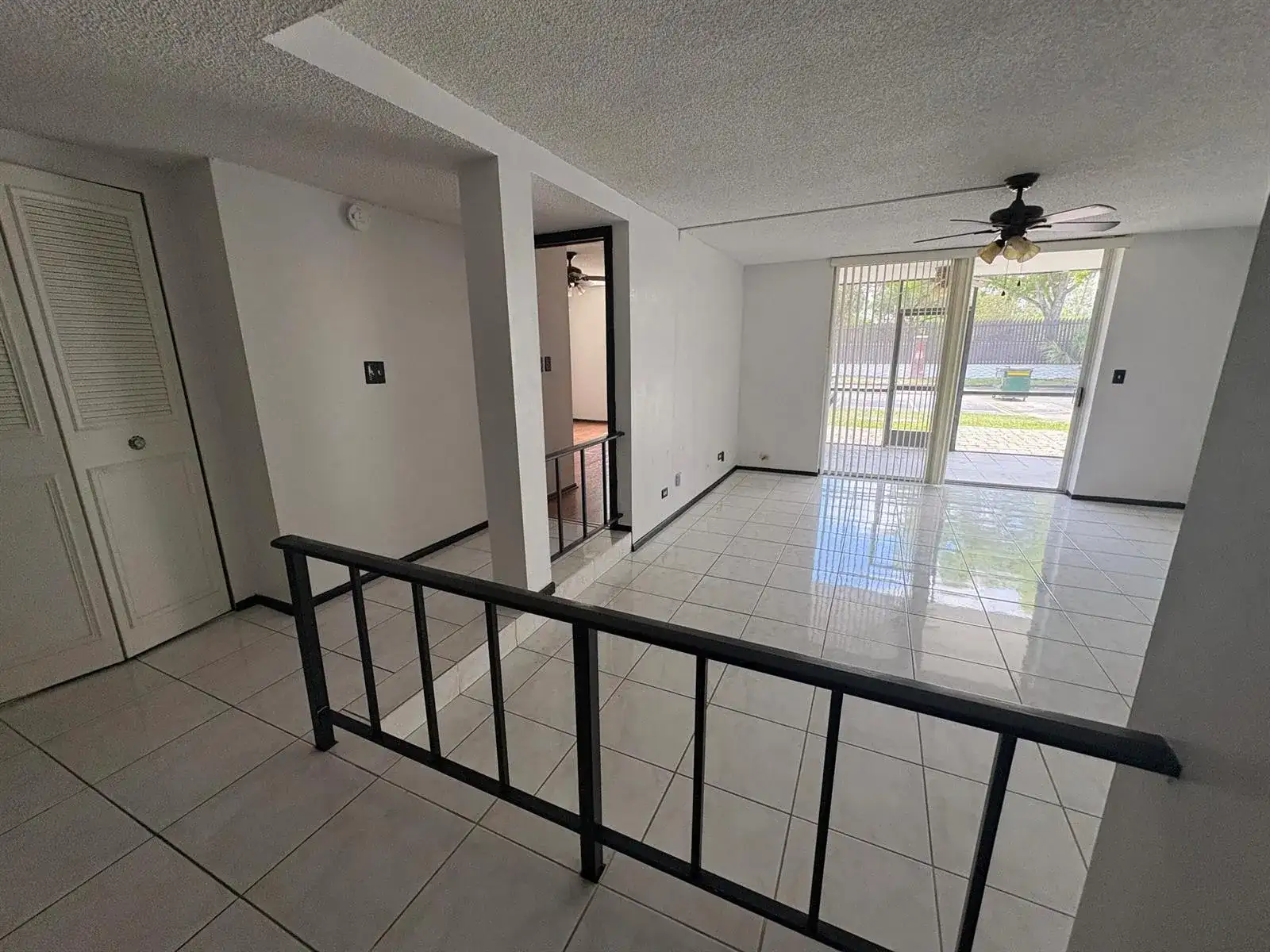 3660 Inverrary Drive # 1b, Lauderhill FL 33319 photo 4