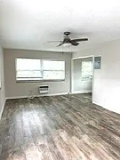 112 Lake Avenue # 12, FL 33460 photo 2