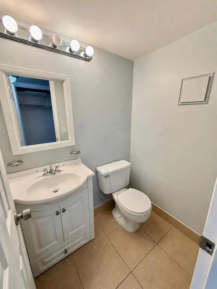 261 Suffolk, Boca Raton FL 33434 photo 5