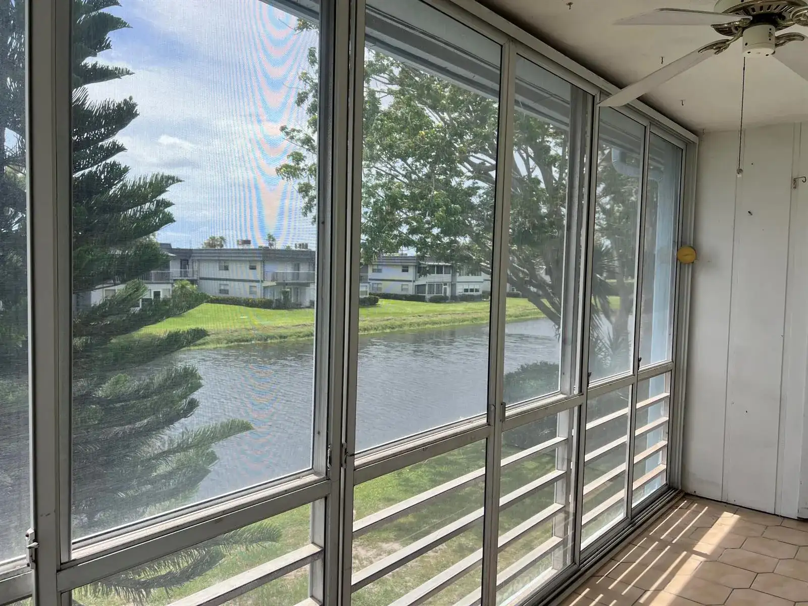 424 Saxony, Delray Beach FL 33446 photo 2