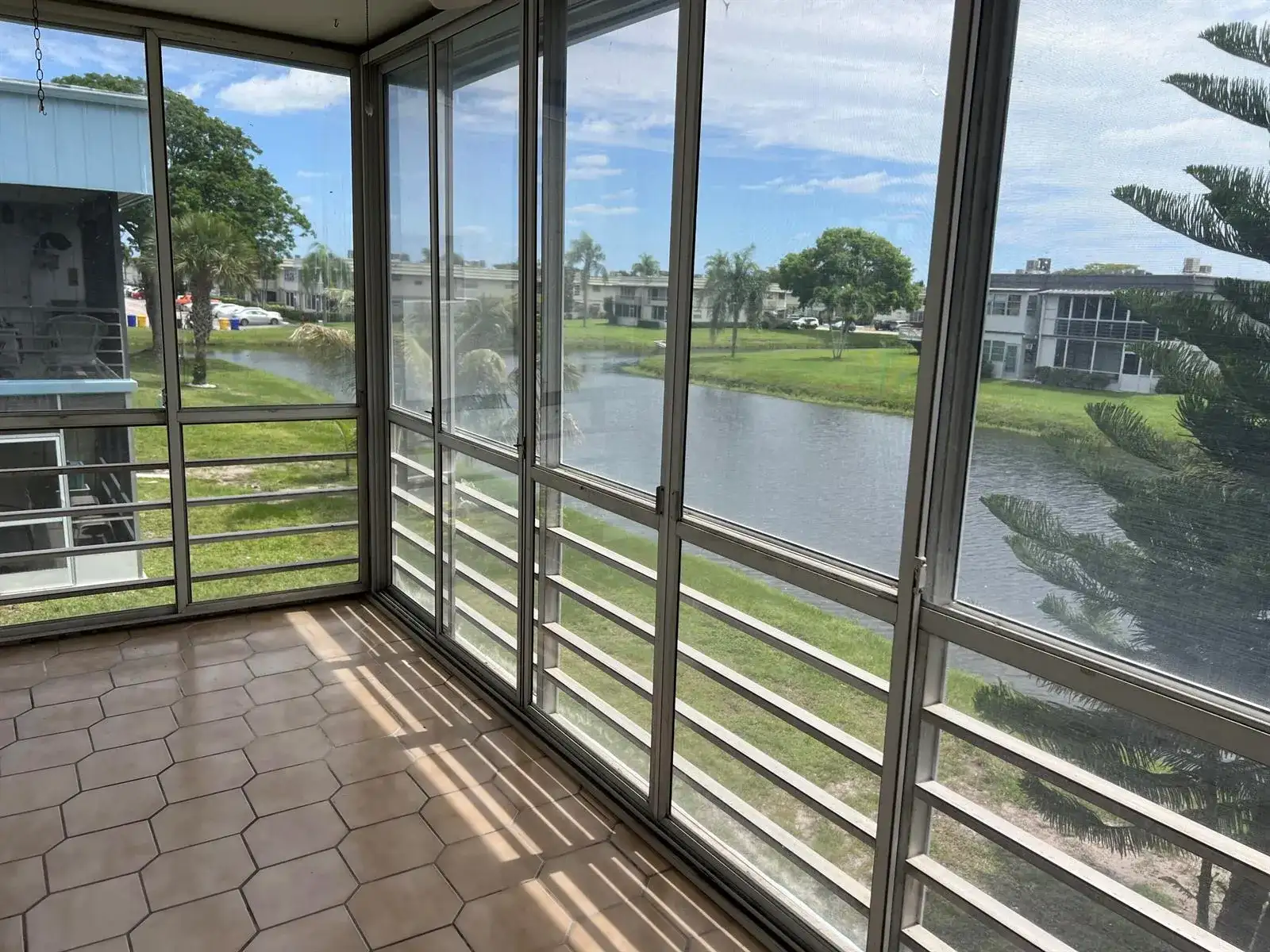 424 Saxony, Delray Beach FL 33446 photo 5