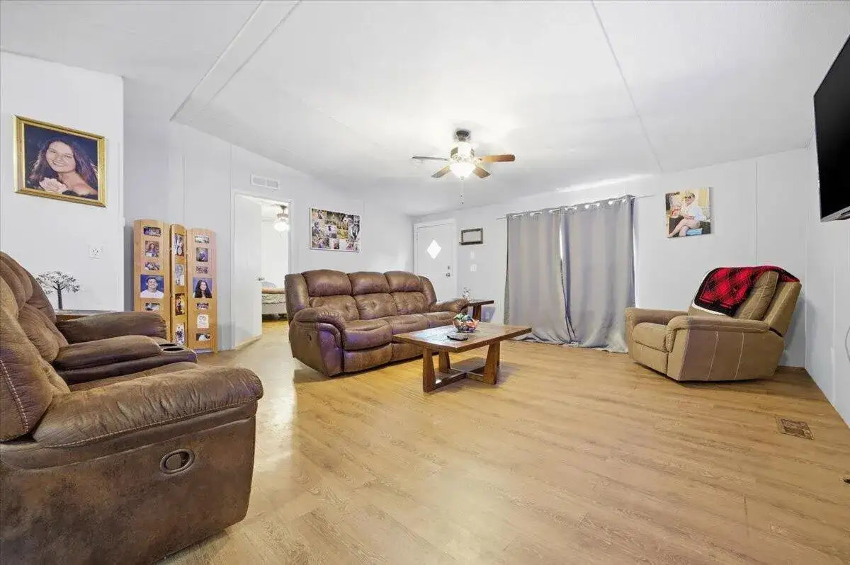 194 Keuka Road, FL 32148 photo 4