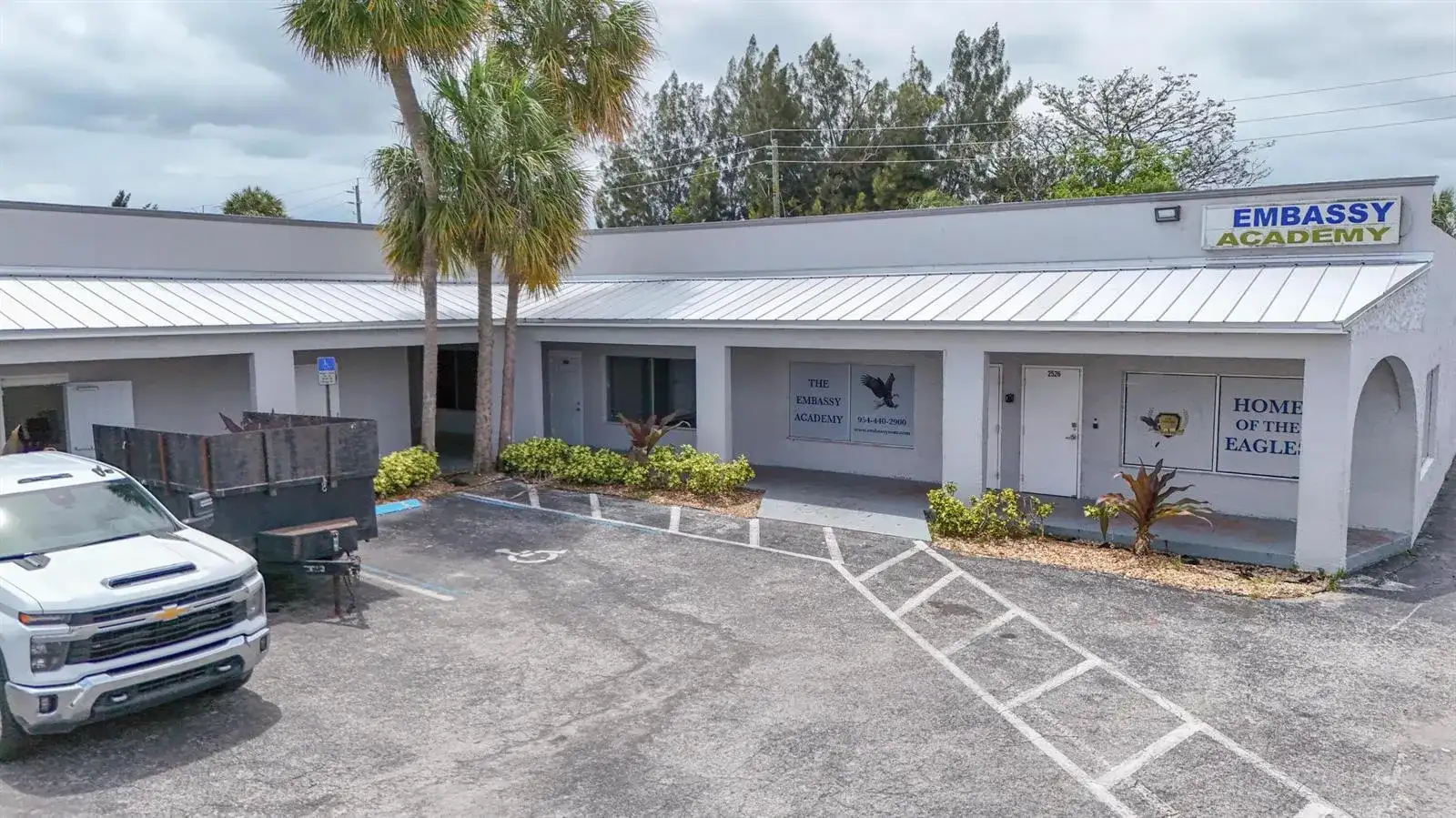 2450 W Oakland Park Boulevard, Oakland Park FL 33311 photo 2