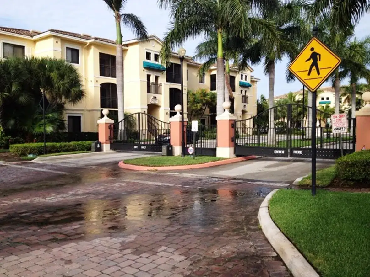 3019 Alcazar Place # 102, Palm Beach Gardens FL 33410 photo 2