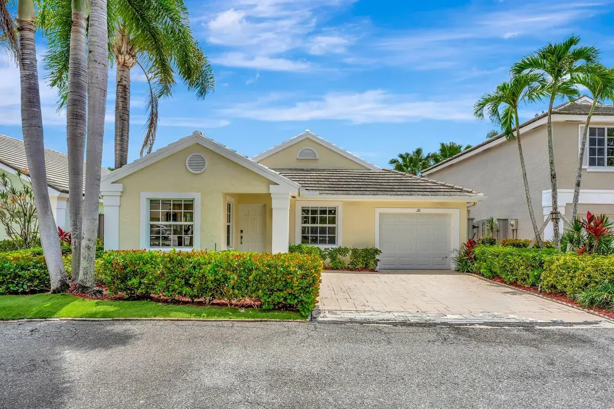 28 Admirals Court, Palm Beach Gardens FL 33418