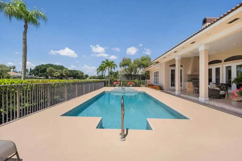 83 Sandbourne Lane, Palm Beach Gardens FL 33418 photo 4