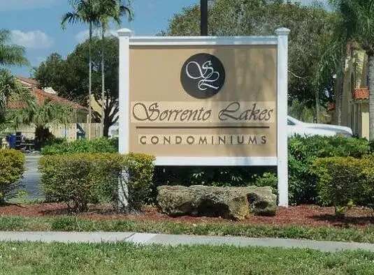 3868 NW 90th Avenue, Sunrise FL 33351 photo 2
