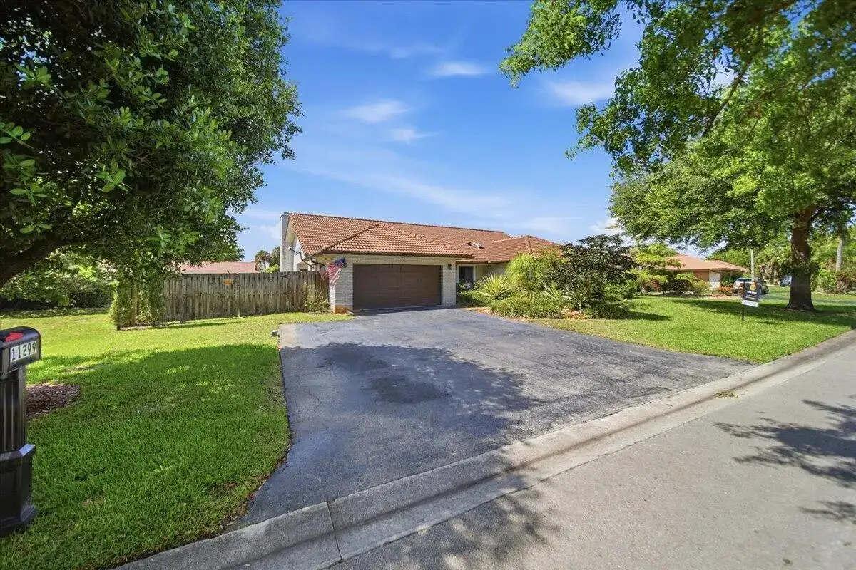 11299 NW 10th Manor, Coral Springs FL 33071 photo 2