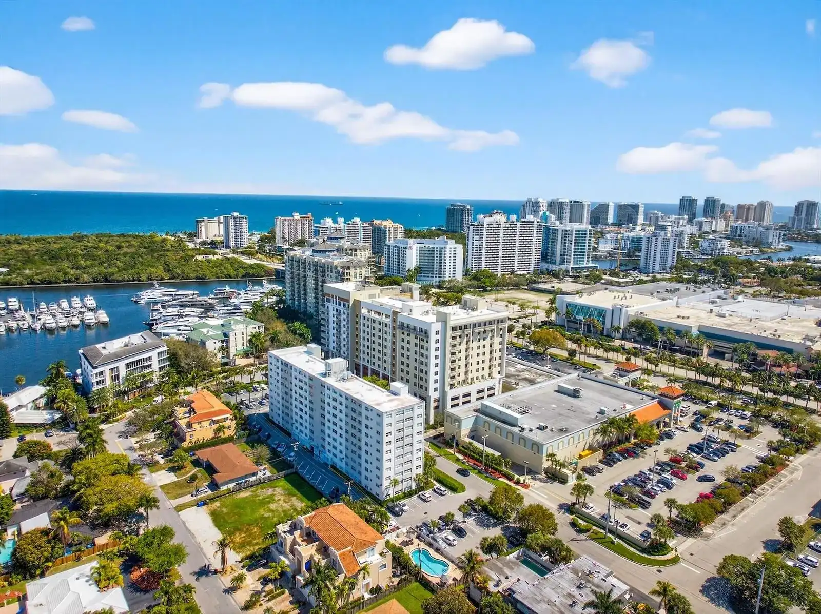 2555 NE 11th Street # 104, Fort Lauderdale FL 33304