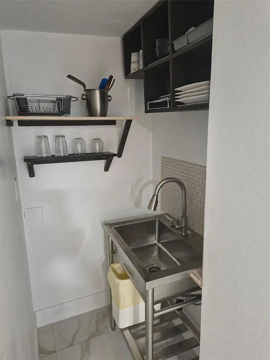 2206 Coolidge Street Unit B, Hollywood FL 33020 photo 4
