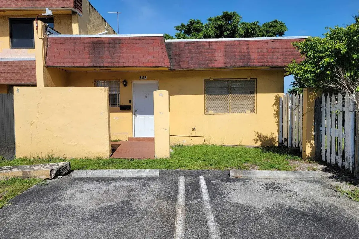 606 NW 179th Street, Miami Gardens FL 33169