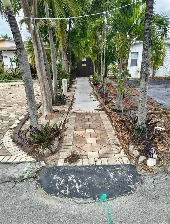 5741 SW 24th Avenue Unit B, Dania Beach FL 33312