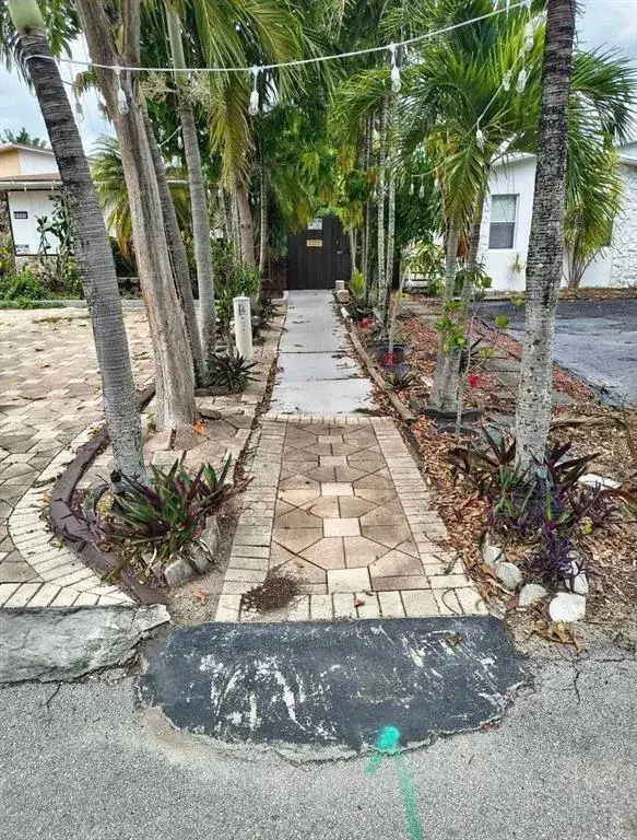 5741 SW 24th Avenue Unit B, Dania Beach FL 33312