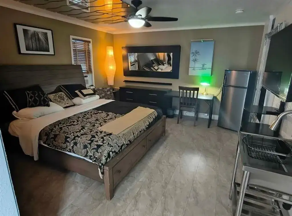 5741 SW 24th Avenue Unit B, Dania Beach FL 33312 photo 4