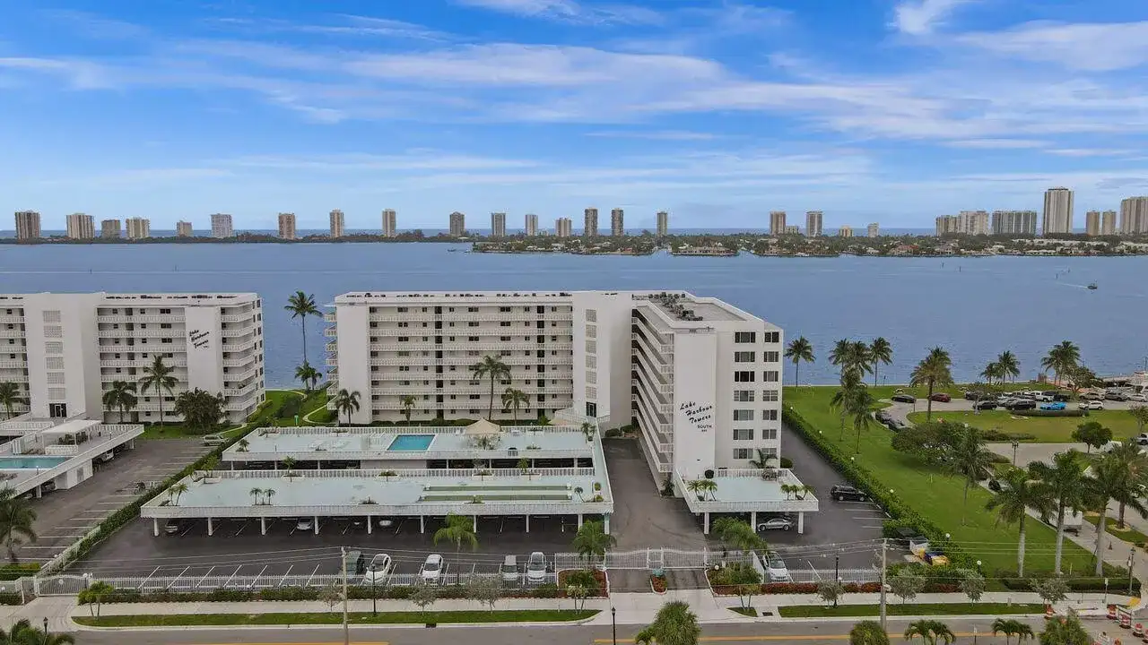 301 Lake Shore Drive # 809, Lake Park FL 33403 photo 4