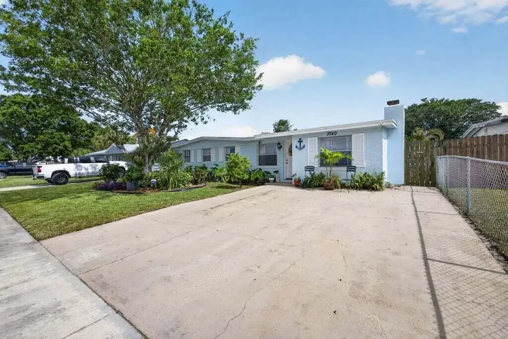 3740 Dunes Road, FL 33410 photo 2