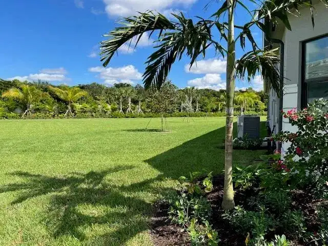 9741 Spruce Woods Drive, Boynton Beach FL 33473 photo 3
