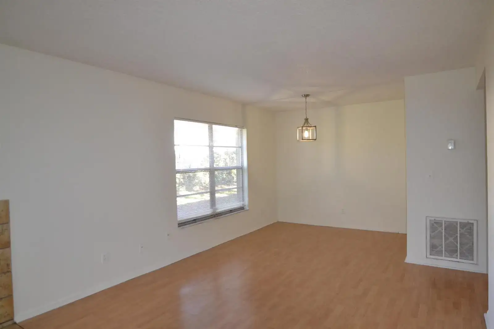 14308 Hanging Moss Circle # 102, Tampa FL 33613 photo 3