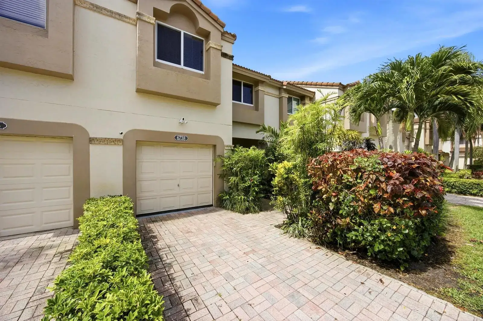 6738 Via Regina, Boca Raton FL 33433 photo 2