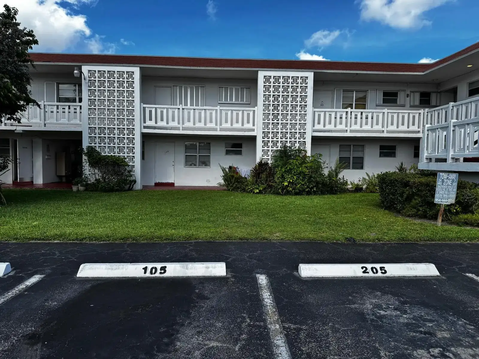 1320 NW 43 Terrace Unit 106, Lauderhill FL 33313 photo 2