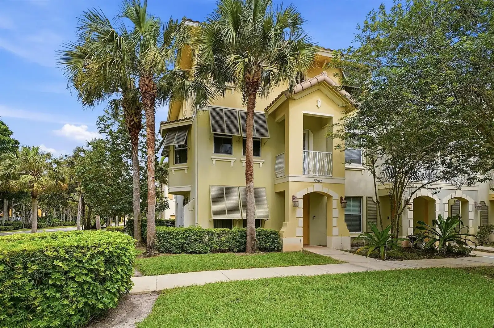 3902 White Peacock Lane, Coconut Creek FL 33073