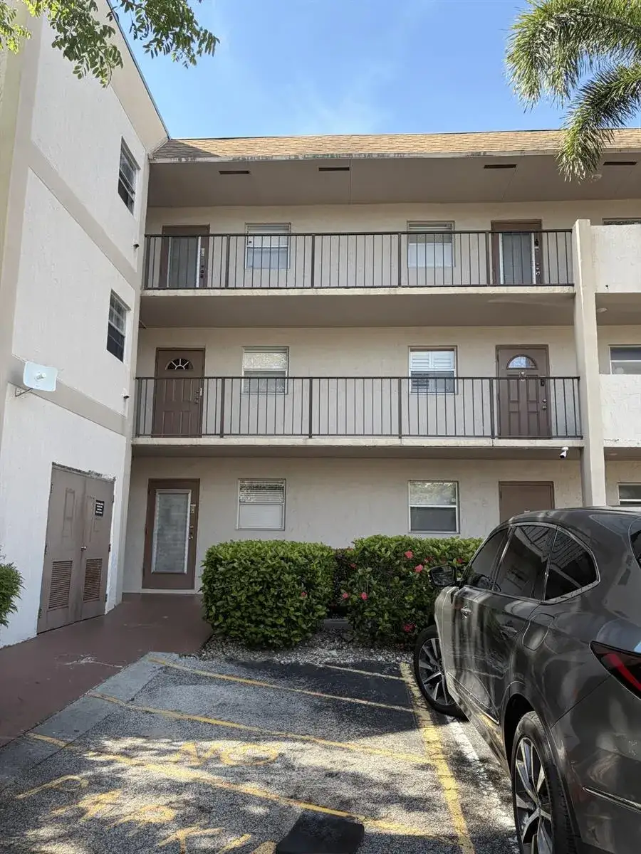 8311 Sands Point Boulevard # 106, Tamarac FL 33321