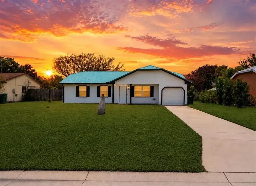 1918 SE West Dunbrooke Circle, Port St. Lucie FL 34952