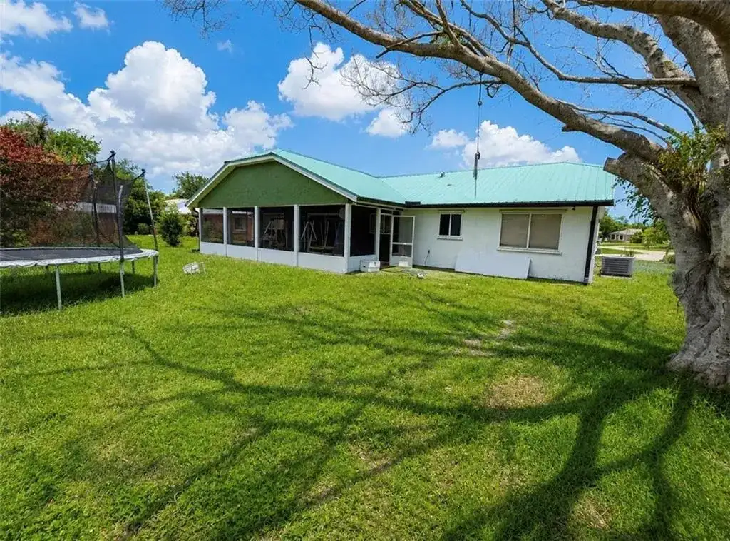 1918 SE West Dunbrooke Circle, Port St. Lucie FL 34952 photo 3