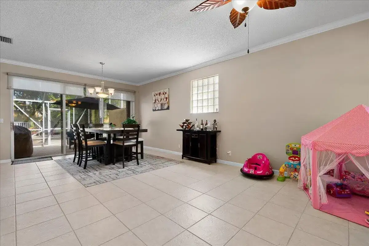 114 Lancaster Way, Royal Palm Beach FL 33414 photo 4